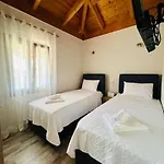 Jimmy's Lefkada, Katochori